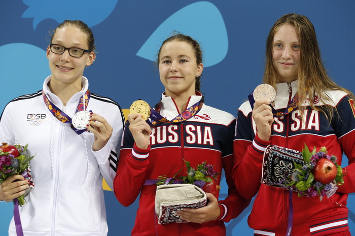Арина Опенышева выиграла три золотые медали в плавательном бассейне