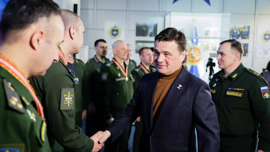 Андрей Воробьев поздравил сотрудников космического центра в Краснознаменске с Днем космонавтики