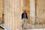 Барак Обама во время посещения Акрополя
