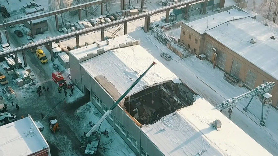 Вид с&nbsp;квадрокоптера на&nbsp;месте обрушения кровли здания на&nbsp;территории завода железобетонных изделий в&nbsp;Дзержинском, 17 декабря 2018 года