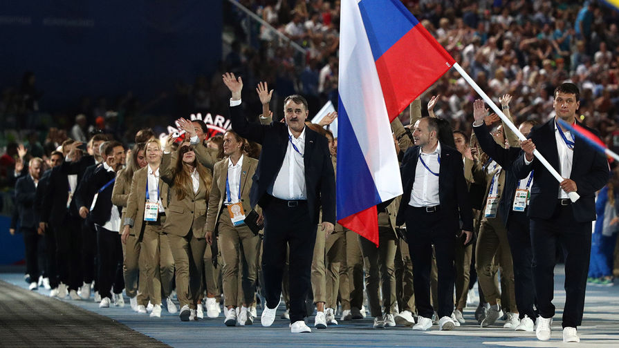 Российские спортсмены во время торжественной церемонии открытия II Европейских игр на стадионе «Динамо» в Минске, 21 июня 2019 года