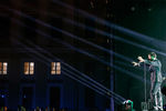 Актер Данила Козловский выступает на церемонии открытия Международного фестиваля неигрового кино «Послание к человеку» на Дворцовой площади