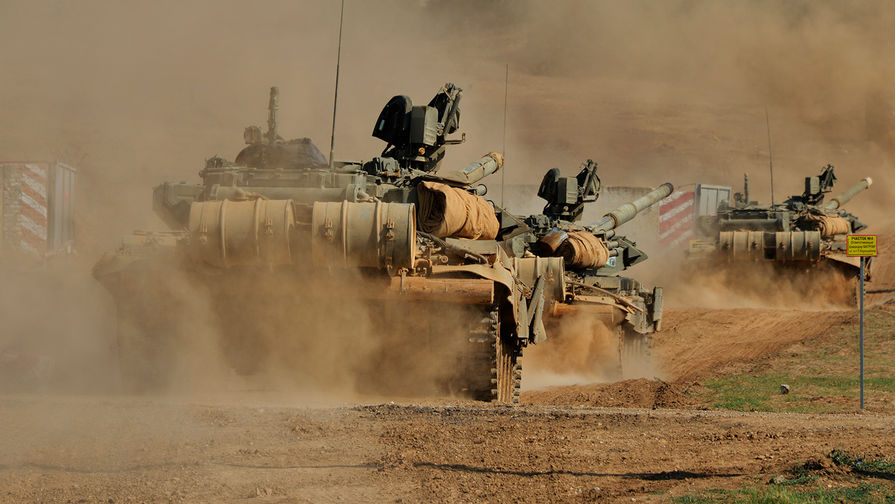 Танковый батальон выдвигается на&nbsp;полигон для&nbsp;проведения тактических учений мотострелковой бригады в&nbsp;Южном военном округе МО России, 2016&nbsp;год