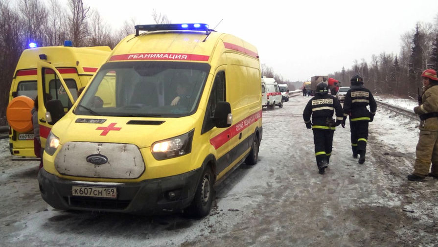Ситуация на месте ДТП на 472 километре федеральной трассы М-7 &laquo;Волга&raquo;, где столкнулись семь автомашин, 10 января 2020 года