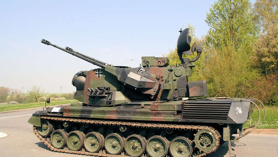 Немецкие СМИ: ФРГ поставит Украине зенитные самоходные установки Gepard и танки Leopard