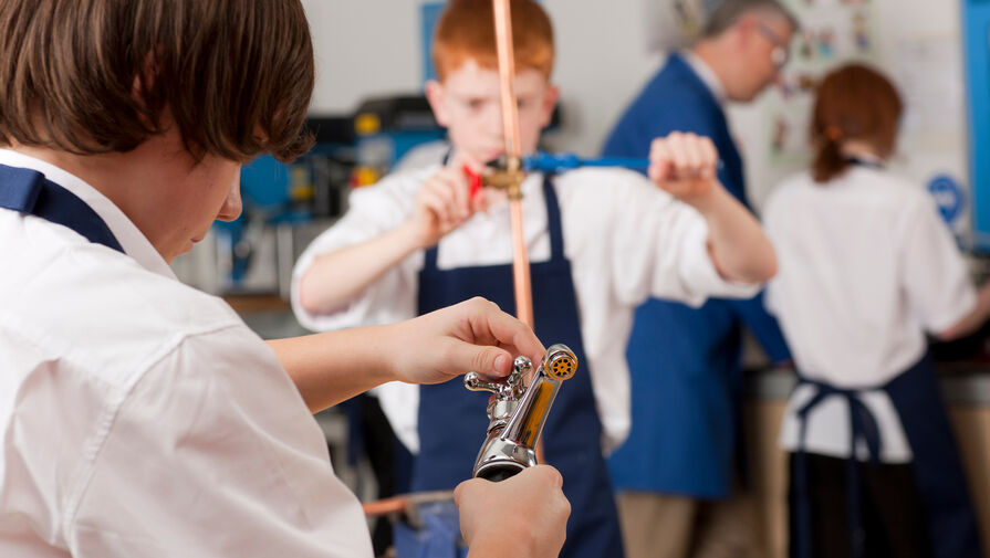 В России хотят ограничить платные места в колледжах