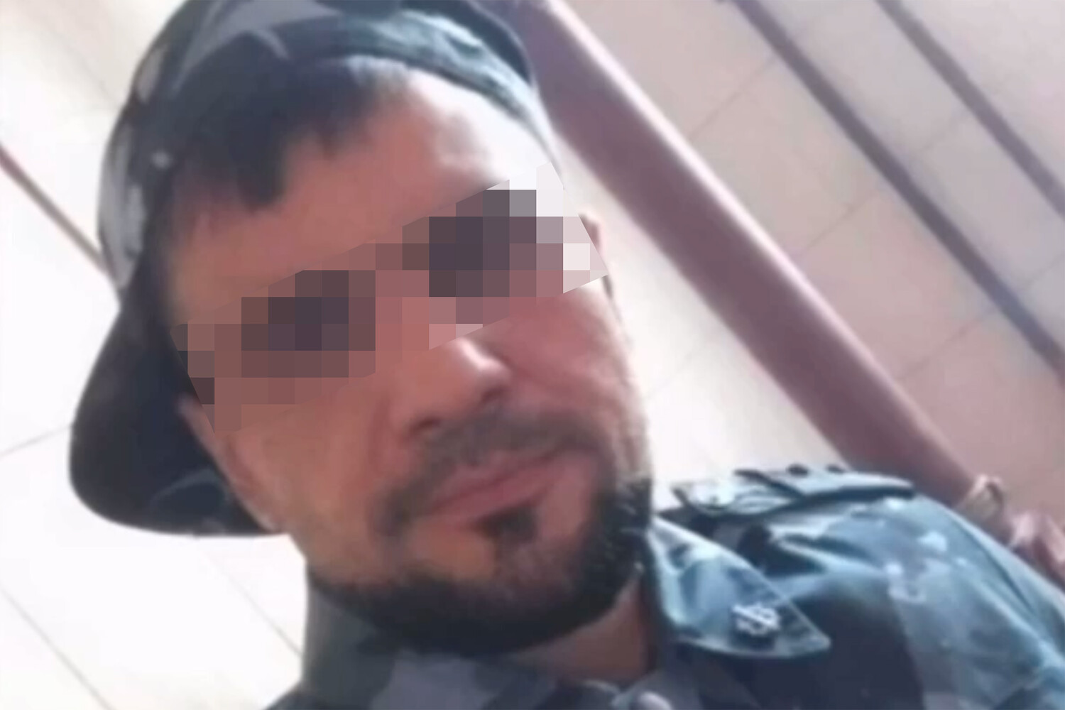 Пиво в камере и игры с переодеванием. Заключенный показал свою жизнь в российском СИЗО