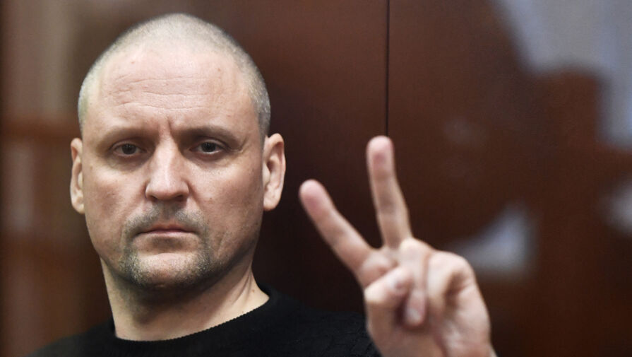 Удальцова признали экстремистом. Его жена продолжает работать в Думе