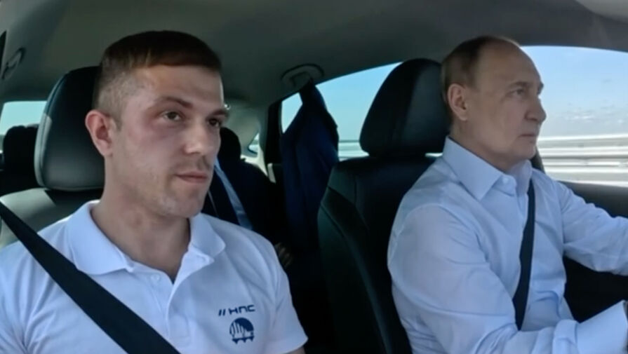 Опубликовано новое видео с Путиным за рулем Lada Aura
