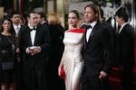 Брэд Питт и Анджелина Джоли на церемонии вручения «Золотых глобусов».