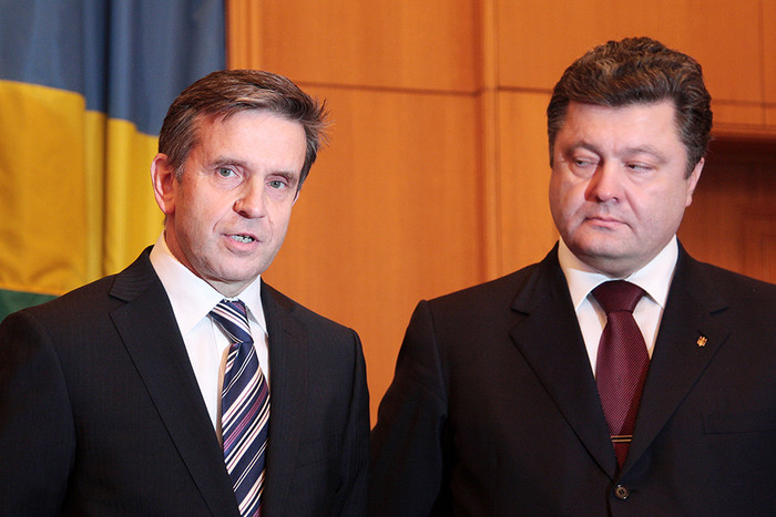 Посол России на Украине Михаил Зурабов и Петр Порошенко