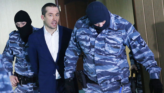 Изъятые у родственников Захарченко миллиарды перестали быть вещдоками Изъятые у родственников Захарченко миллиарды перестали быть вещдоками