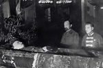 Феликс Дзержинский и Климент Ворошилов у гроба Владимира Ленина, 1924 год