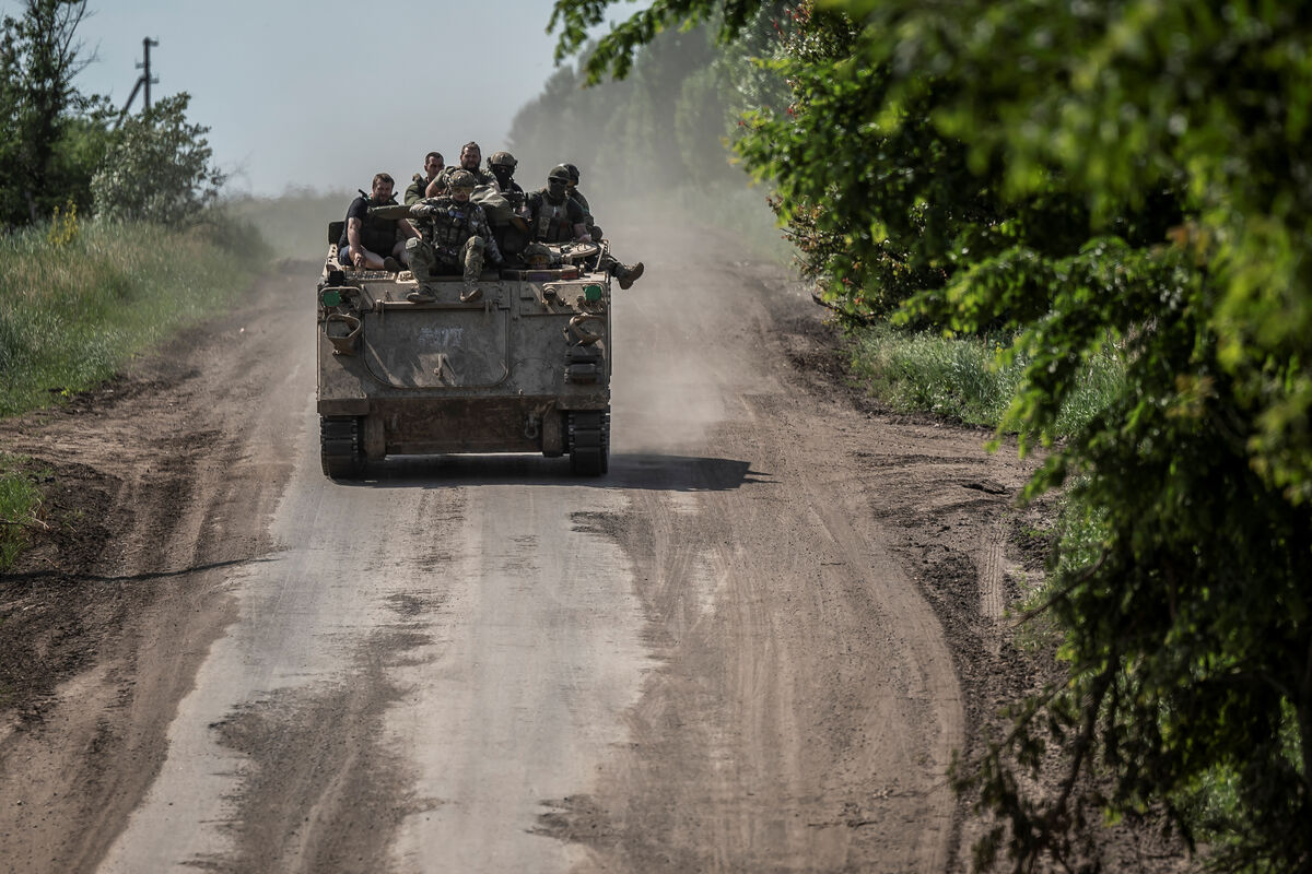 Военный эксперт предрек скорое разрушение военной машины Украины -  Газета.Ru | Новости