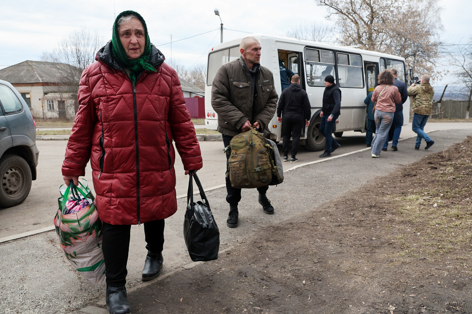 «Там до сих пор война»: почему жители освобожденной Курщины не могут вернуться домой