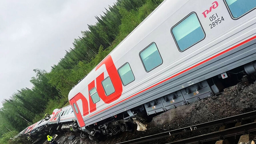 В Коми отменили режим ЧС, введенный после аварии пассажирского поезда
