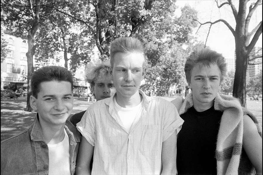 Дейв Гаан, Мартин Гор, Энди Флетчер и Алан Уайлдер (слева направо) в&nbsp;Лондоне, 1982&nbsp;год