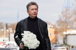 Певец Валерий Сюткин на церемонии прощания с телеведущим Юрием Николаевым в Москве, 8 ноября 2025 года