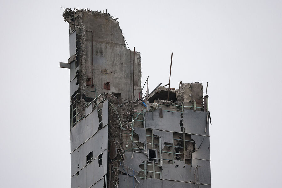 Вид на&nbsp;колонну на&nbsp;территории горнолыжного комплекса &laquo;Снежком&raquo;, где при&nbsp;демонтаже произошло обрушение части конструкций, 11&nbsp;ноября 2025&nbsp;года