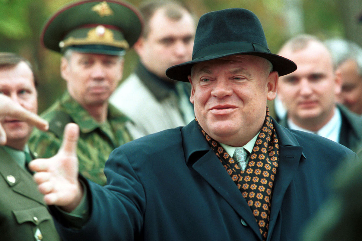 Полномочный представитель Президента РФ в Южном федеральном округе Виктор Казанцев, 2000 год