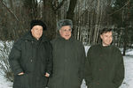 Президент России Борис Ельцин (слева) и федеральный канцлер ФРГ Гельмут Коль (в центре) во время посещения подмосковной резиденции в Завидово, 1992 год