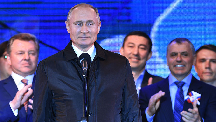 Президент России Владимир Путин на концерте в Симферополе по случаю пятилетия воссоединения Крыма с Россией, 18 марта 2019 года