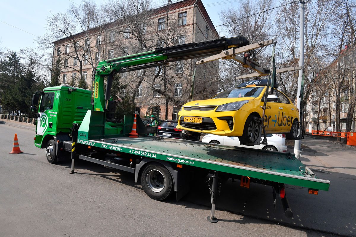 Машины BMW лидируют по числу эвакуаций в Москве среди люксовых и  премиальных авто - Газета.Ru | Новости