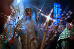 Епископ Кинешемский и Палехский Иларион (в центре) во время богослужения в праздник Входа Господня в Иерусалим в Троицко-Успенском кафедральном соборе в Кинешме