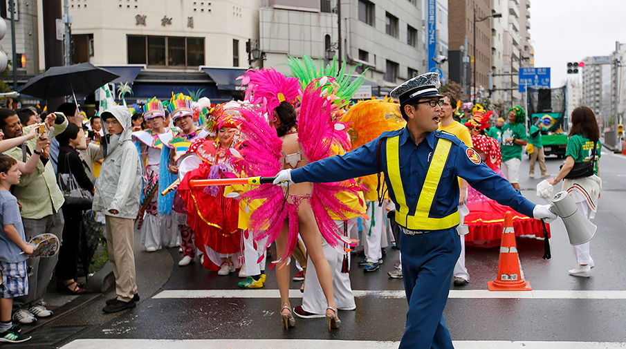 Участники ежегодного фестиваля самбы в&nbsp;Токио