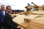 Премьер-министр РФ Дмитрий Медведев на 10-й международной военно-промышленной выставке «Russia Arms Expo-2015»