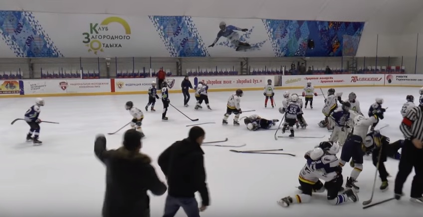 Драка юных хоккеистов во Владикавказе