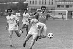 Нападающий советской команды Георгий Ярцев во время товарищеского матча между командами Москвы и Тегерана, 1979 год