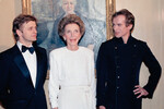 Михаил Барышников (слева), первая леди США Нэнси Рейган и Рудольф Нуриев в Метрополитен-опера в Нью-Йорке, 1986 год
