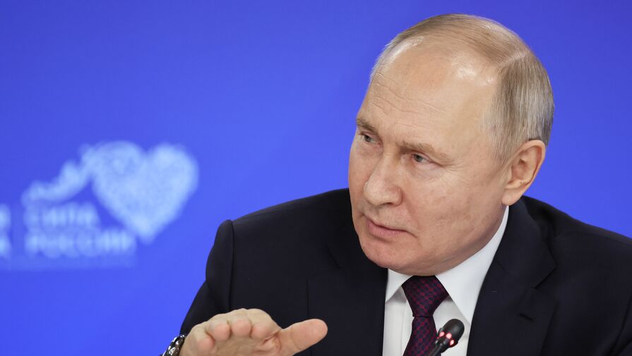 Путин рассказал о работе над донастройкой налоговой системы