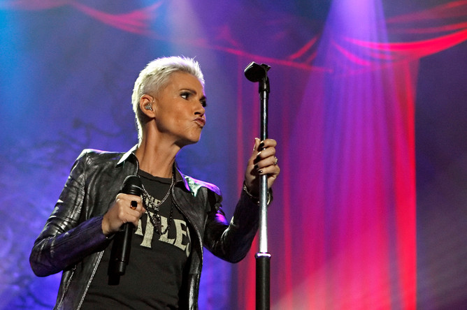 Солистка Roxette Мари Фредрикссон во время выступления в Санкт-Петербурге, 2011 год