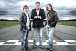 Джереми Кларксон, Джеймс Мэй и Ричард Хаммонд позируют для студии Top Gear в 2011 году