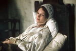 <b>«Отверженные» (1998)</b>
<br><br>
Одна из десятков экранизаций культового романа Виктора Гюго, затмить которую смогла лишь версия 2012 года с Хью Джекманом. В ленте Билле Аугуста красавица Турман примерила на себя необычный образ — трагической нищенки Фантины. Вместе с ней в ленте сыграли Лиам Нисон, Джеффри Раш и Клер Дэйнс.