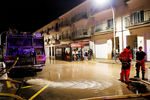 Спасатели устраняют последствия сильных ливней на улицах города Альканар, Испания, 1 сентября 2021 год
