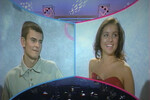 <b>«Любовь с первого взгляда» (1991–1999)</b>
<br><br>
За много лет до изобретения этих ваших свайпов вправо на отечественном ТВ стартовало шоу, в котором обычные люди пытались найти себе пару — и выиграть дорогостоящий подарок. Проект, казавшийся революционным на момент выхода (все-таки шел 1991 год), стал прообразом огромного числа интернет-игр для романтических знакомств, которые добились популярности уже в нулевые — из разряда для многих культовой «Спросил, увидел, полюбил». Правила шоу были просты: в студии собирались три девушки и три парня, по взаимной симпатии образовывались пары, после чего новоявленные возлюбленные получали возможность побороться за главный приз — романтическое путешествие.
