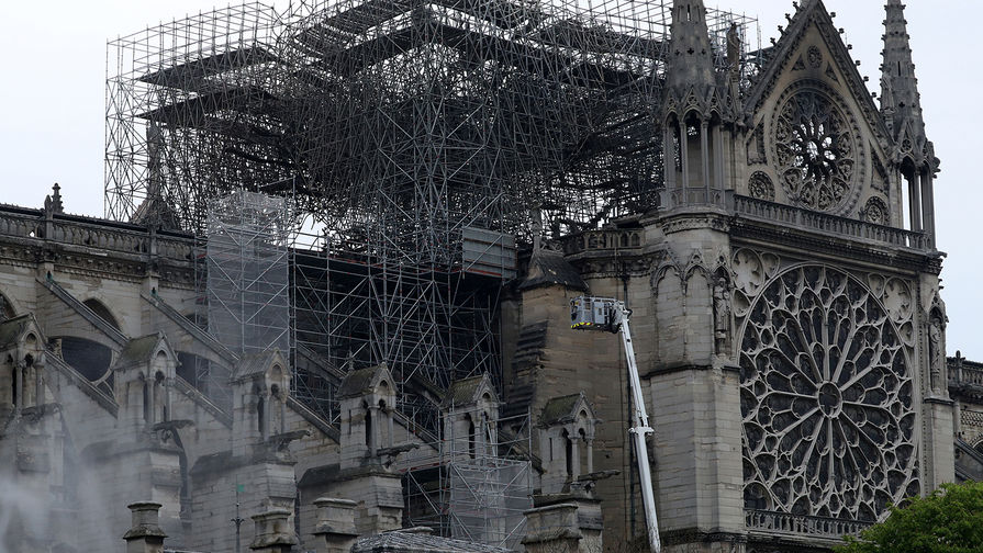Последствия пожара в&nbsp;соборе Нотр-Дам-де-Пари в&nbsp;Париже, 16 апреля 2019 года