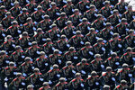 Военнослужащие 2-й мотострелковой дивизии во время генеральной репетиции военного парада Победы, 7 мая 2019 года