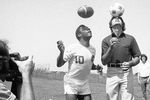 Футболисты Пеле и Джо Нэймет, 1975 год 