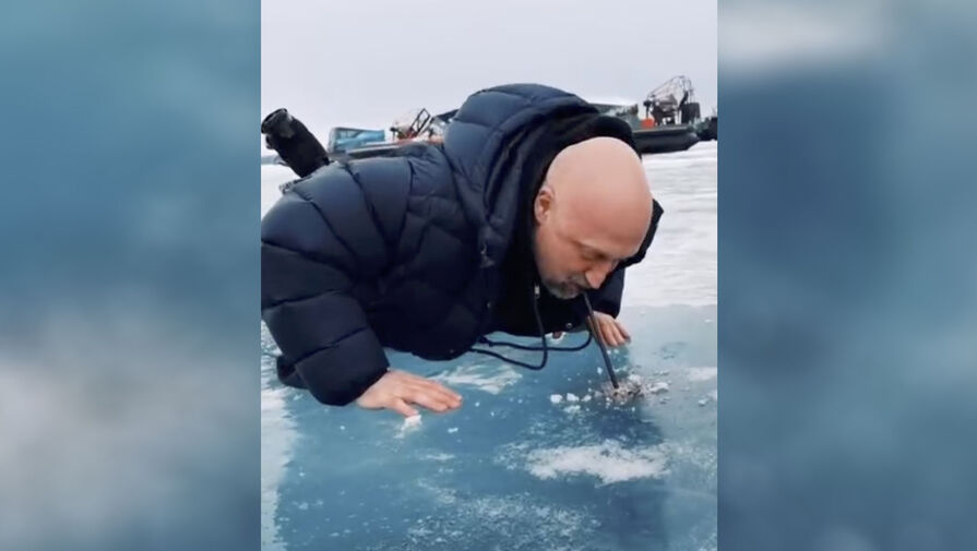 Гоша Куценко попробовал Байкал: Лизать не буду