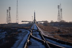 Установка ракеты-носителя «Союз-ФГ» с транспортным пилотируемым кораблем «Союз ТМА-19М» на стартовой площадке космодрома Байконур