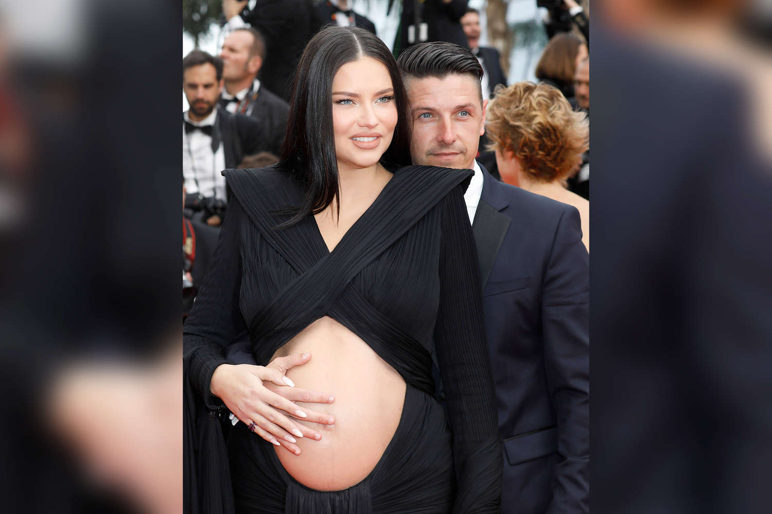 Самые захватывающие выходы беременной Адрианы Лимы