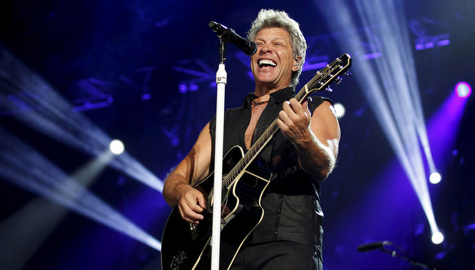 Джон Бон Джови и его Bon Jovi во время выступления в Джакарте, 2015 год