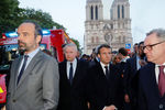 Президент Франции Эммануэль Макрон возле Собора Парижской Богоматери, 15 апреля 2019 года