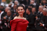 Актриса Жюльет Бинош на красной ковровой дорожке церемонии открытия 77-го Каннского кинофестиваля, 14 мая 2024 года