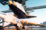 Погрузка изделия 015 (ОК-МТ, ОК-МЛ-2) на самолет-транспортировщик ВМ-Т. ЛИИ им.Громова, август 1984 г.