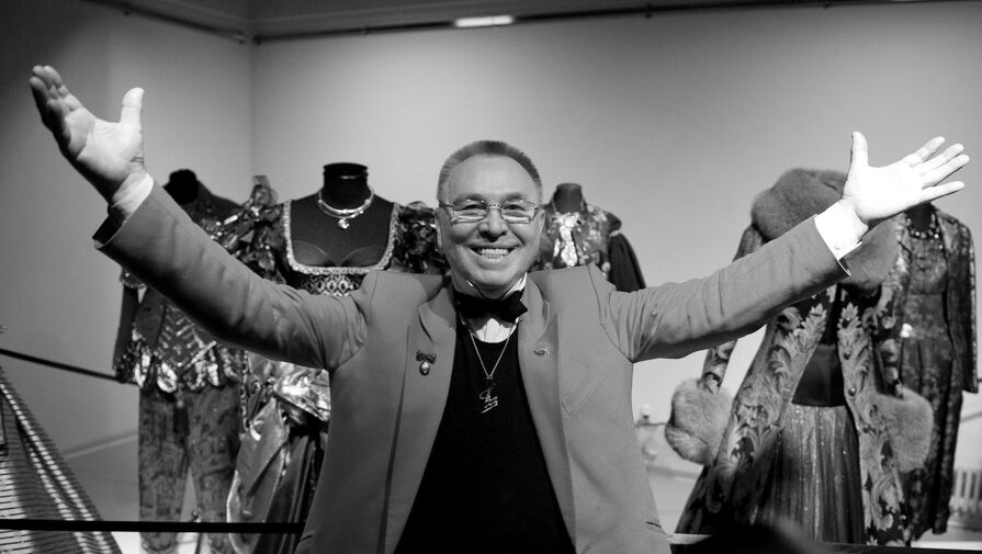 Актер Дмитрий Певцов назвал умершего модельера Зайцева человеком, который взорвал моду